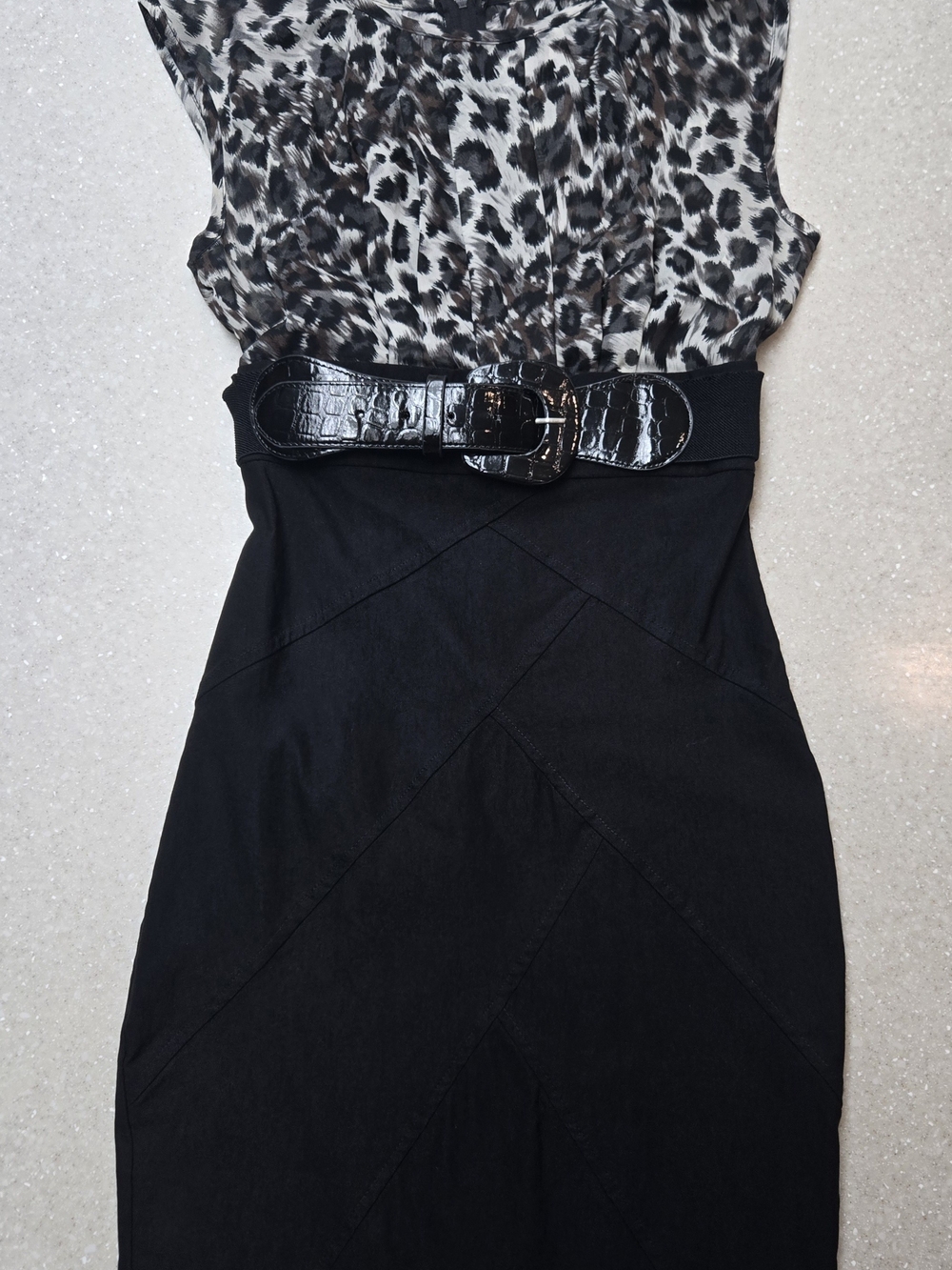 A. Byer Black High-Waist Pencil Skirt with Croc-Texture Belt-Size 3